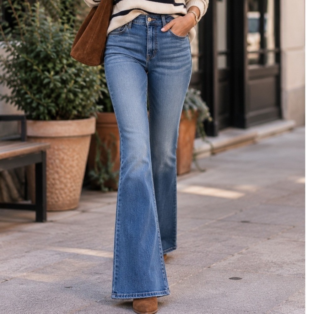 Old Navy Wow Flare High Rise Medium Wash Blue Denim Jeans Womens Size 8 Long